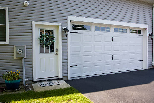 24/7 Emergency Garage Door Roller Replacement experts in Moosup, CT